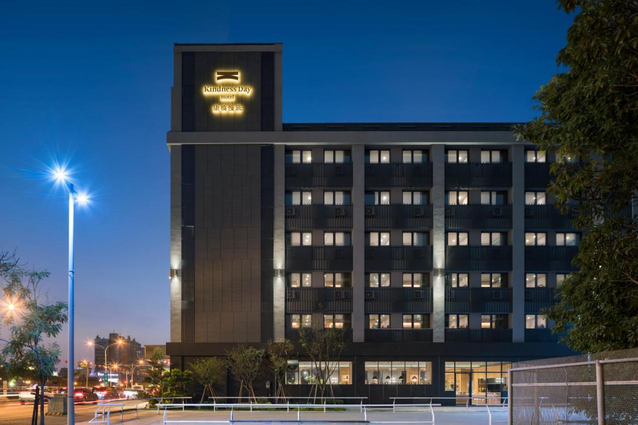 Kindness Day Hotel Tainan Exterior photo