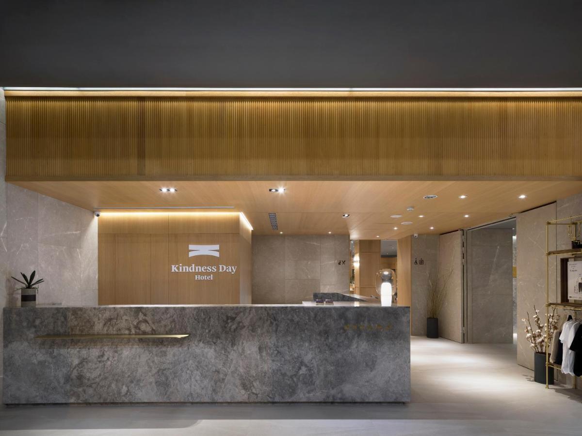 Kindness Day Hotel Tainan Exterior photo